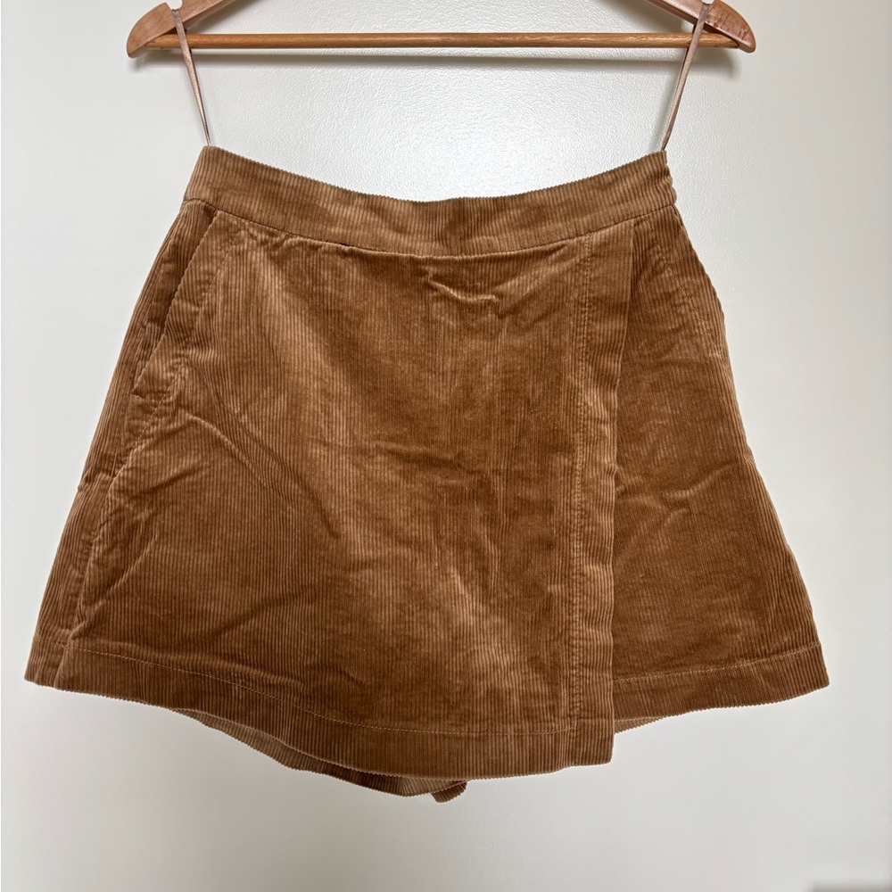 NWT Uniqlo Brown Corduroy Wrap Skort w/ Pockets - size medium